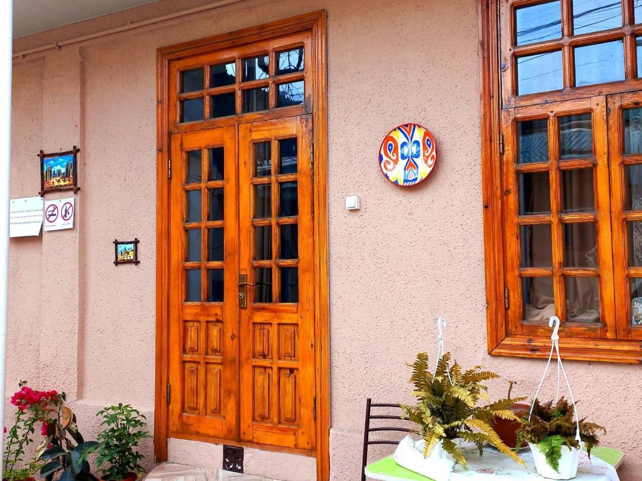Istirohat Guest House Samarcanda Exterior foto